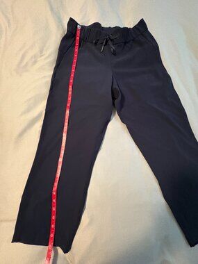 Lululemon Capri Pants Navy Blue Elastic Waist Stretch Women's Size 6
